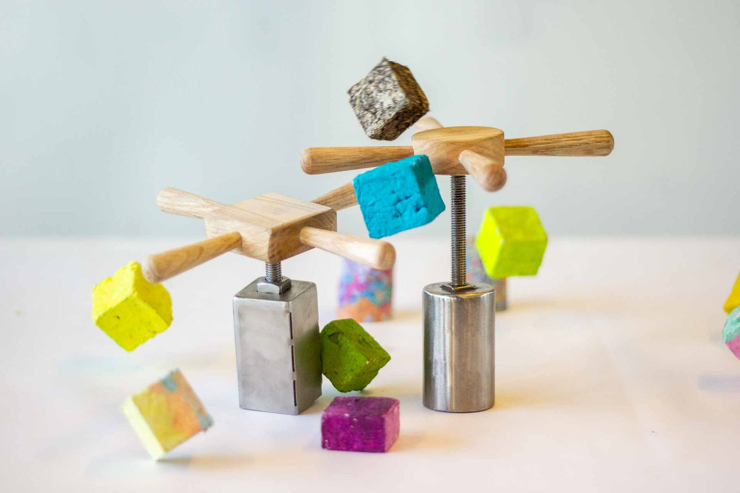 монтесори преса за рециклиране на хартия