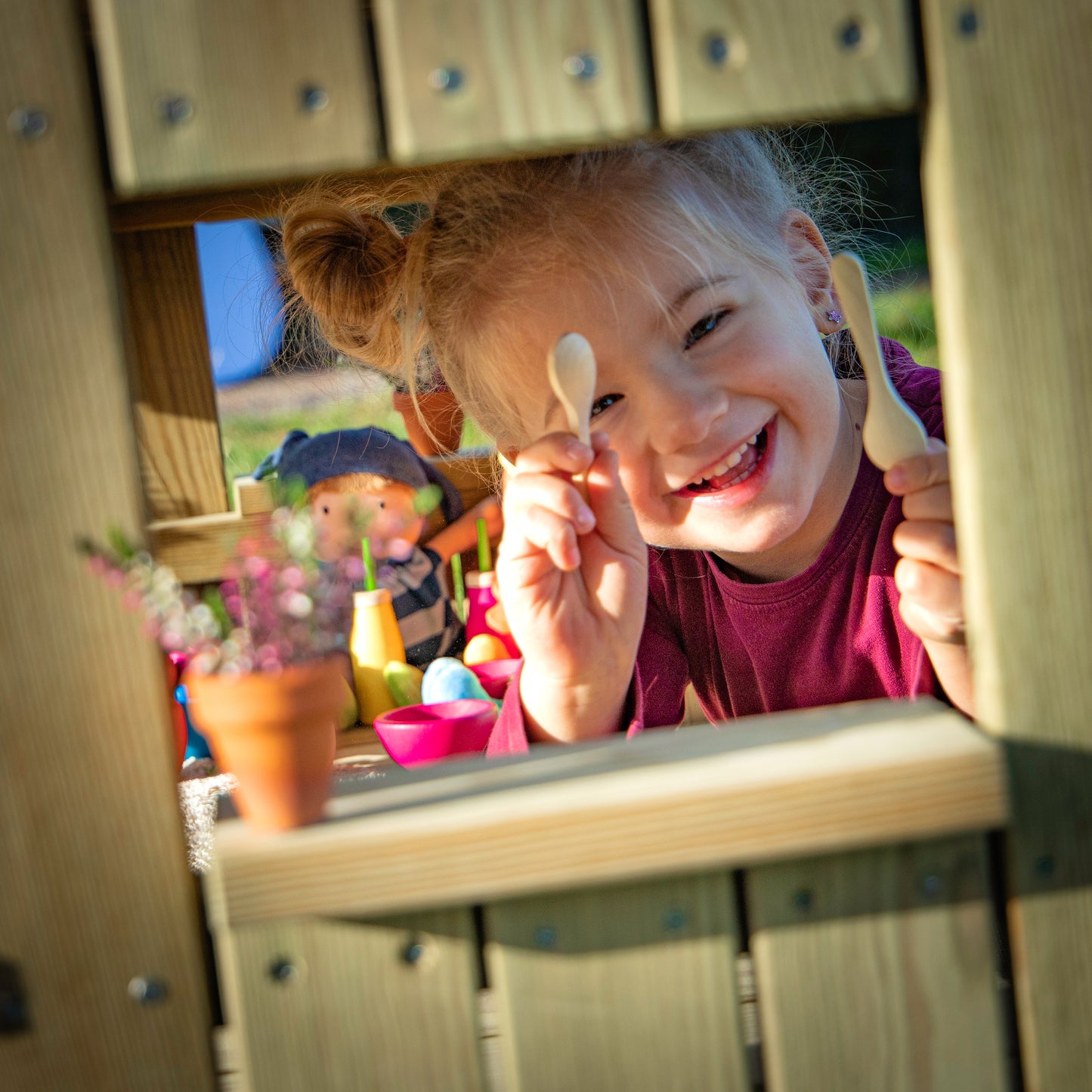 Дървена Детска Къща За Кукли - За Игра На Открито