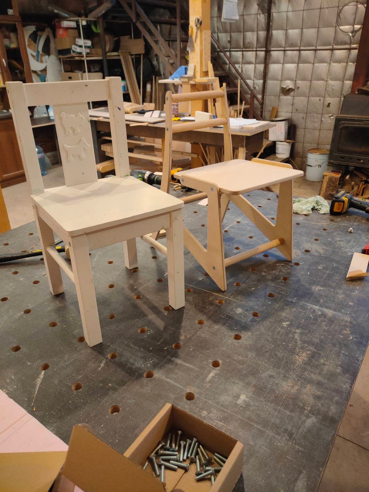 Изработка На Легла, Столчета, Маси, Бюра, Шкафчета