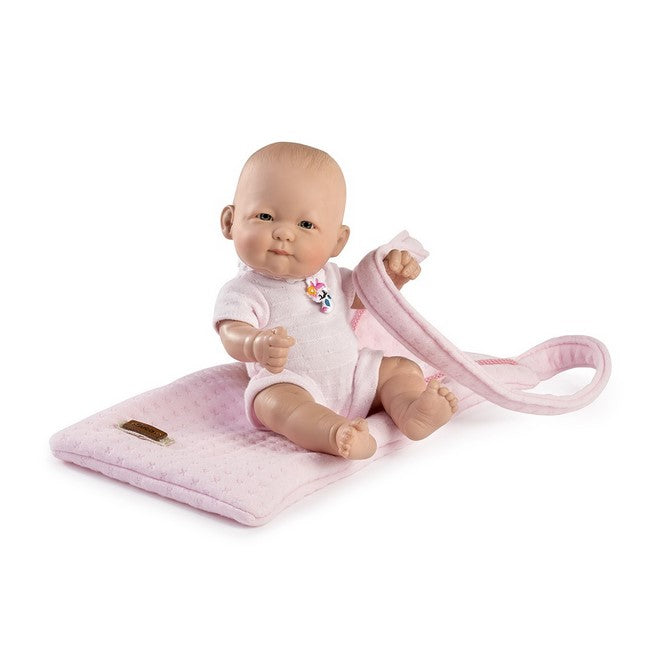 Малка Реалистична Кукла Lisa, Новородено, с бели дрешки и розова чантичка, 25 см