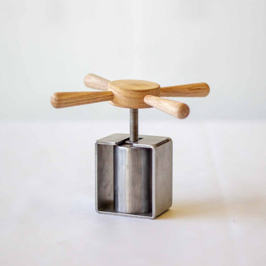 монтесори преса за рециклиране на хартия