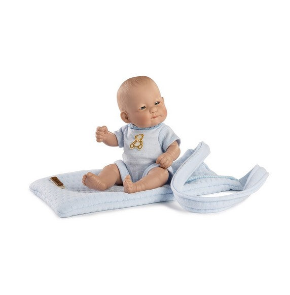 Малка Реалистична Кукла Bruno, Новородено, с дрешки и чанта, 25 см