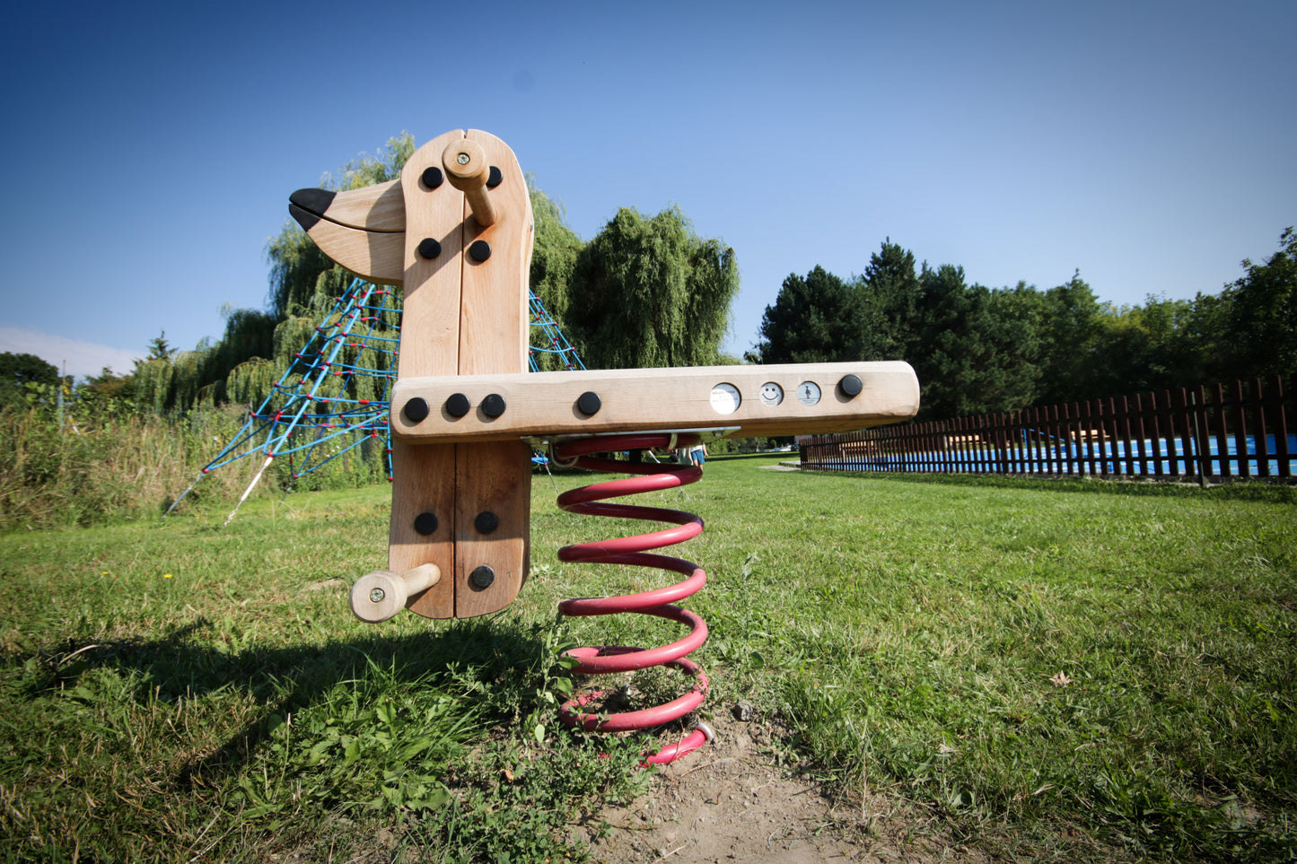 Инсталиране На Детски Съоръжения За Игра